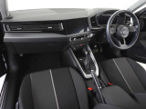 指定工場で車検までご対応可能。6ベイを完備したサービス工場を併設し、快適なAudiライフをサポートします。詳しくは0078-6002-900146中古車スタッフまで