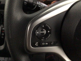 ステアリングリモコンは、運転中でも簡単に音量調整やチャンネル変更もできます!わき見運転防止にもつながるので安心です♪