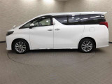 両側パワースライドドア付きだから、狭い駐車スペースなどでの 乗り降りラクラク!小さなお子さまのいるご家庭には嬉しい装備。