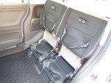 ◆チップアップ&ダイブダウン機構付【ULTR SEAT】は後席座面を左右分割で跳ね上げることができます。トランクで積載できない背の高い荷物をラクラク収納できます。ホンダ車ならではの人気装備です。