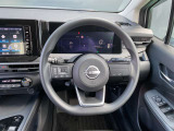 周囲が広く見わたせて運転しやすく室内も広々★