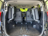 普段のお買い物や通勤、送迎等に十分な荷室スペースを確保しております。セカンドシートを倒すと、大きな荷物の積載も可能です♪