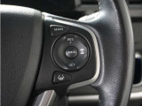 ◆アダプティブクルーズコントロール◆予め設定した車速内でクルマが自動的に加減速。前走車との適切な車間距離を維持しながら追従走行します。【LKAS】車線維持支援システムでステアリング操作を支援。