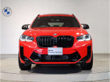 【キドニーグリル】BMWは約90年もの間、ほぼ全ての車両にひと目でBMWだと分かるこの特徴的なフロントグリルが備えられ、デザイン・アイコンとして親しまれてきました。