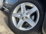 【20インチスタイル5094シルバー5スポークホイール メーカーop価格￥205000】大口径ホイールが車両の足元を引き立てます。乗り心地は損なわれず快適なドライブが楽しめます。