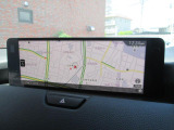 マツダコネクトの12.3インチワイドセンターディスプレイです。『Android Auto』『Apple CarPlay』や独自のコネクテッドサービスに対応したインターフェイスシステムです。