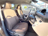 運転席シート廻りは使用感も少なく、良好な状態となっています。前オーナー様が丁寧に使っていたことがよくわかりますね。