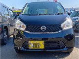 納車前整備は提携工場にて行い、納車時整備記録簿を発行いたします。基本交換消耗品については整備欄をご参照ください。
