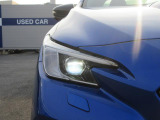 LEDライト&フォグランプ。雨の日や夜道でも安心して運転していただけます。