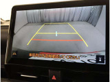 バックガイドモニターで、後方を確認しながら安心して駐車することができます。運転初心者も熟練者も必須の機能ですよ!