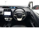 スポーティームード溢れる運転席周りですね。 クイックなドライビングに対応できるよな運転席回りになっています。 ドライブがますます楽しくなりますね!