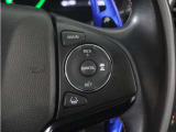 ◆アダプティブクルーズコントロール◆予め設定した車速内でクルマが自動的に加減速。前走車との適切な車間距離を維持しながら追従走行します。【LKAS】車線維持支援システムでステアリング操作を支援。