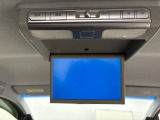 リア席モニターを装着しています♪TVの映像やDVDなど、子供も大人も楽しめる車内になります!大画面でロングドライブをお楽しみください♪