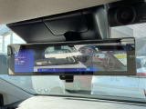 車両後方を映し出します・スマートルームミラー装備です。