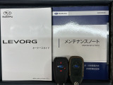 スマートキーは鍵をバッグに入れたままでもドアロックの開閉やエンジンのON・OFFができます。夜間や雨の日も鍵を探さなくて良いので便利です。