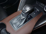 スポーツシフトに入れてマニュアル車感覚の走行が出来ます。山道走行や高速道路の走行に大活躍です