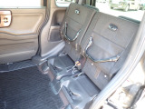 ◆チップアップ&ダイブダウン機構付【ULTR SEAT】は後席座面を左右分割で跳ね上げることができます。トランクで積載できない背の高い荷物をラクラク収納できます。ホンダ車ならではの人気装備です。