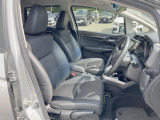 運転席シート廻りは使用感も少なく、良好な状態となっています。前オーナー様が丁寧に使っていたことがよくわかりますね。