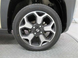 機敏さを引き立てる純正アルミ 165/60 R15 装着!