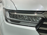 LEDヘッドライトは、点灯の瞬間から最大光量を発揮し、突然暗くなるトンネルなどでの安定感を高めます。