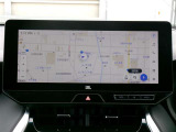 DCM(専用通信機)を装備したコネクティッドナビです。なお無償でのご利用期間は限定(令和10年11月まで)されています。詳しくは営業スタッフにお問い合わせください。
