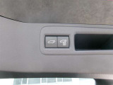 パワーバックドア機能付きです。高さや重さでバックドアの開閉って意外と大変ですが、電動で楽々です!