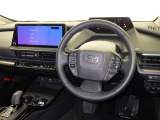 運転席まわりです。 各操作スイッチは使いやすい位置に配置されてます。