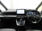 「中古車ハイブリッド保証」付き。ハイブリッド機構を無償で保証します。保証期間は、初度登録年月から10年目まで、またはロングラン保証が終わってから3年間。ただし累計走行距離が20万km以内です。