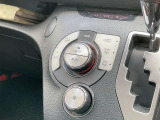 ■温度設定をしておけばいつでも快適な車内温度を維持できるオートエアコン!