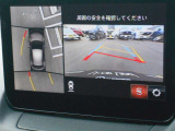 全方位カメラつきで駐車も安心!