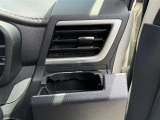 運転席ドリンクホルダー