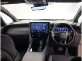 オシャレなインテリアで運転する気分も盛り上がりますよね^^