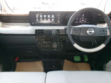 操作しやすい運転席廻り!操作パネルも使いやすい!!ドライブが楽しくなります!