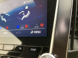 ステアリングヒーター付き。寒い日のドライブも、手のひらから温めてくれます。