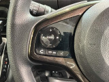ステアリングにオーディオ操作スイッチが付いています。オーディオ画面に直接タッチしなくても操作が出来ますので、運転に集中できます。