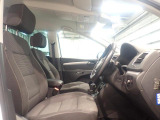 楽な姿勢で座ることが出来るので長時間の運転でも疲れにくいですし体もぶれにくいですよ。