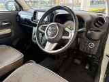 足元も広々しており、運転のしやすいお車です!