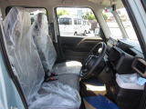 見通しのよいすっきりとした視界で、誰でも運転しやすいです。運転のしやすさは疲れにくさにも繋がりますよ♪