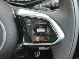 【コールドクライメイトパック メーカーOP ￥128,000-】冬場の運転の際に重宝する機能となり、ステアリング全体が暖かくなります!アダプティブクルーズコントロールの機能もちろん装備しております。