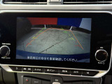 ナビのモニターに映るバックモニターで後方の処理も確認できて慣れない場所でもラクラク駐車できちゃいます◎