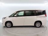 納車1カ月後には無料1カ月点検をご用意しています。車検や12カ月点検、オイル交換などのアフターメンテナンスも県内50店舗の整備工場におまかせください。