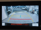 バックガイドモニターで、後方を確認しながら安心して駐車することができます。運転初心者も熟練者も必須の機能ですよ!
