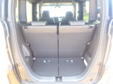 ◆定員乗車時のカーゴルームです。普段のお買い物の荷物やたくさんの収納が可能です。