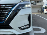 闇夜を照らすLEDのヘッドライトとLEDフォグランプが備わっています!