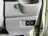 車輛状態を考慮しますと、こちらの価格は全国でも上位クラスの価格かと思われます。この魅力的な車を、是非このチャンスにいかがでしょうか♪