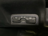ハンドルの左下にETCがついています。高速道路の料金所の通過も楽々です!。 カードの取り出しもしやすい場所についています。
