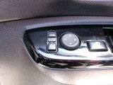 ドアミラーの鏡面の調節、格納は運転席からすべて操作できます!