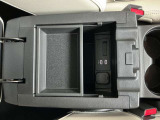 CarPlay対応USB差し込み口で充電しながらドライブ楽しめます♪