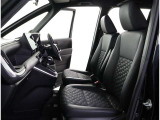 高いホールド性で運転姿勢が安定します。長距離ドライブでも疲れにくいのが魅力です。快適なドライビングライフをお送りください♪