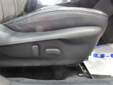 運転席はパワーシートです